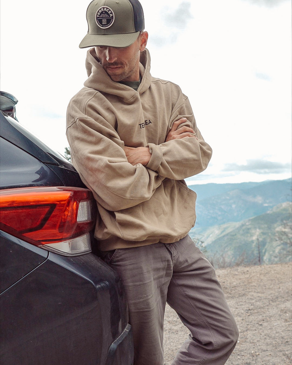 HEAVYWEIGHT HOODIE